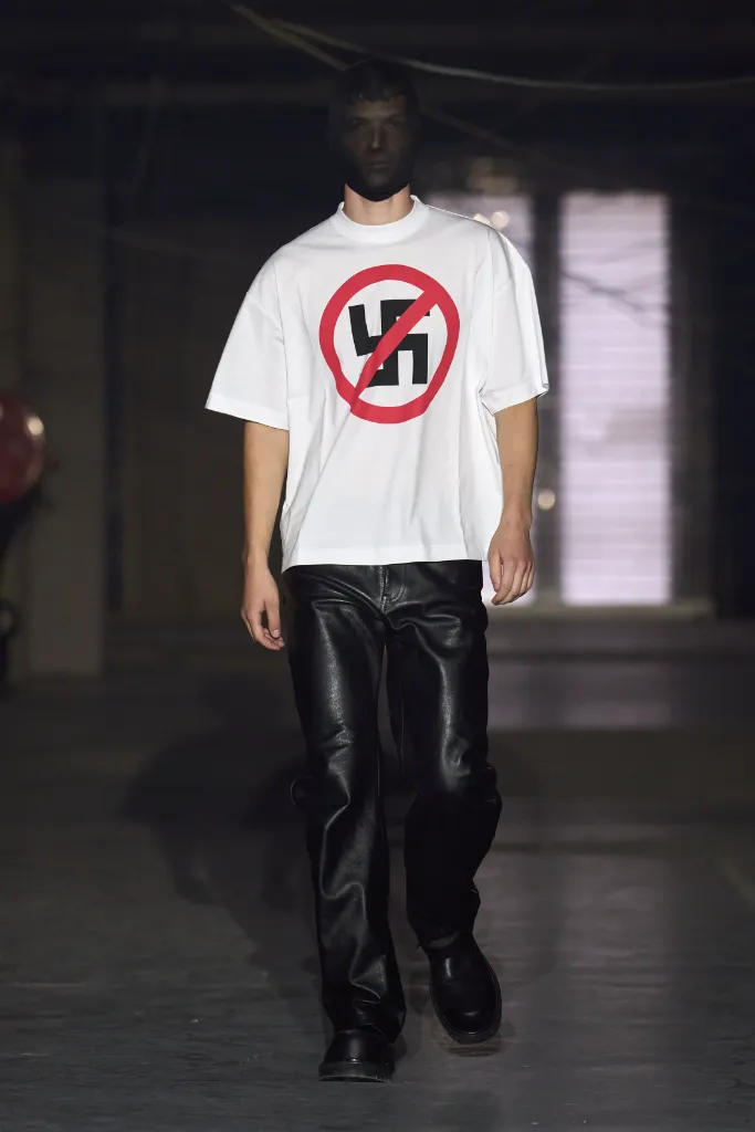 Vetements 26SS001